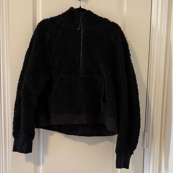 Lululemon Black Sherpa Scuba - Picture 1 of 6